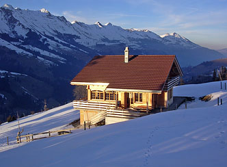 Ferienhaus in Winterlandschaft